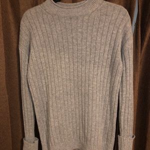 BANANA REPUBLIC GRAY SWEATER